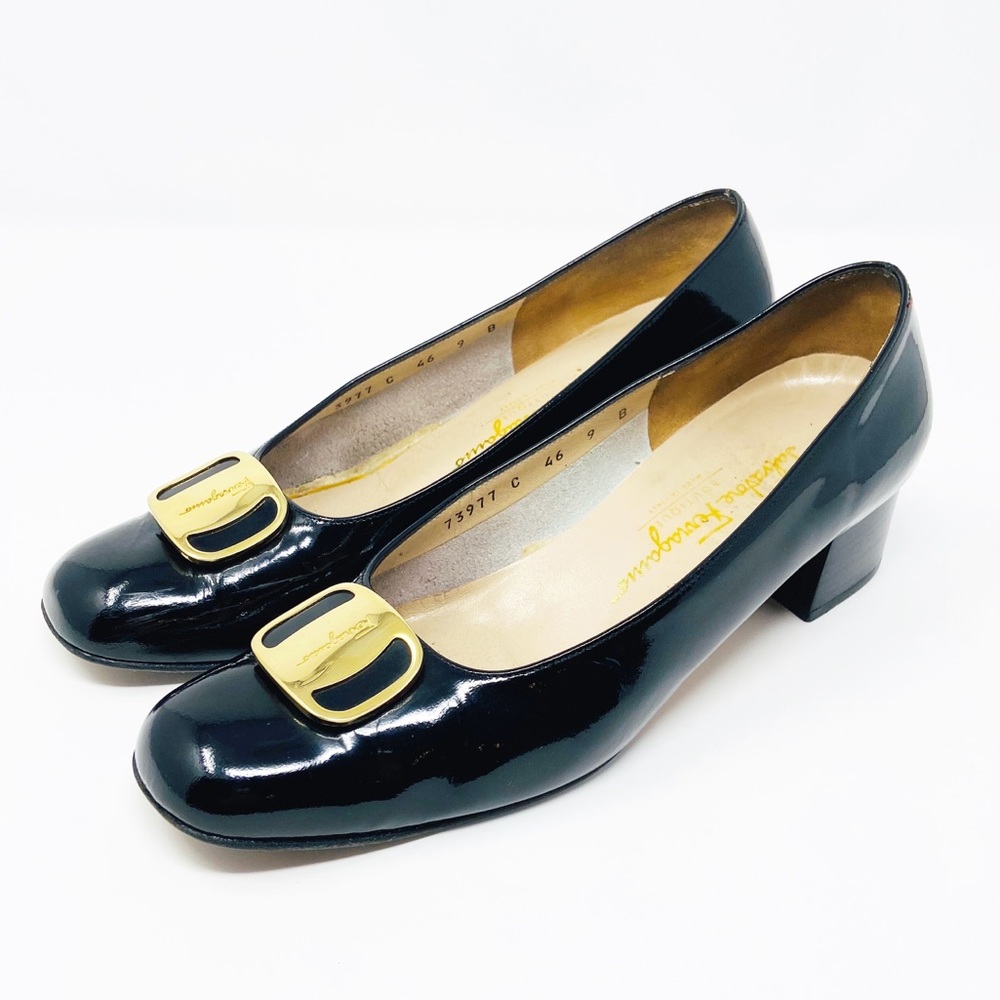 Vintage Salvatore Ferragamo black leather heels